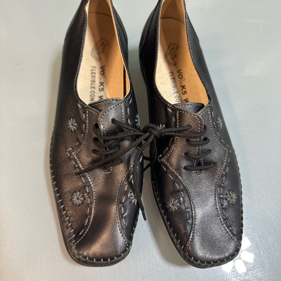 Genuine leather Volks lace up shoes size 7.5 - Picture 1 of 4